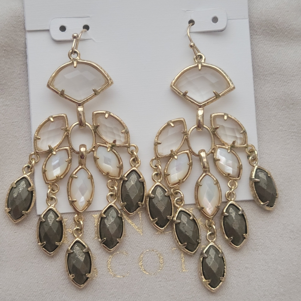 Gwen Earrings